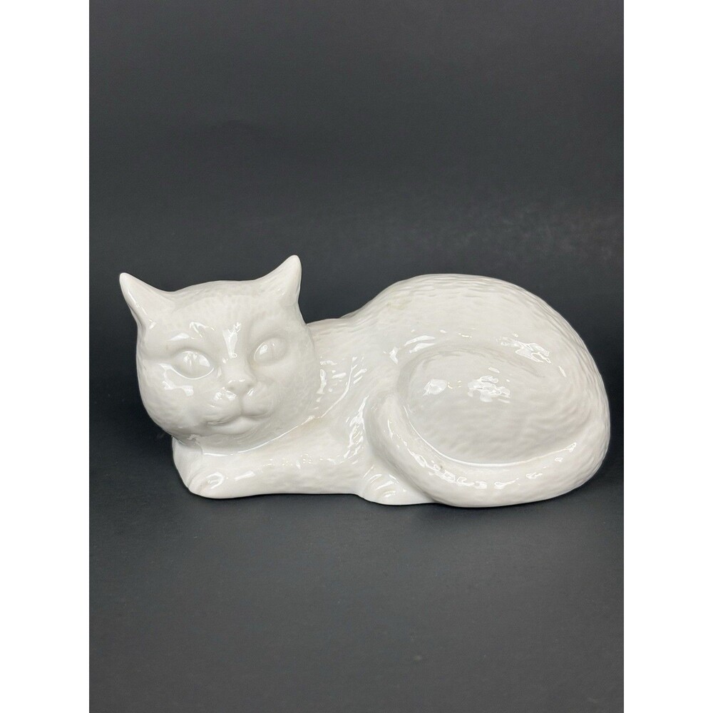 Vintage Mid-Century White Ceramic Sleeping Cat Figurine Hirado Nemuri Neko Style